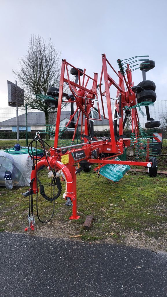 Kverneland 9476c Tedder €18,200