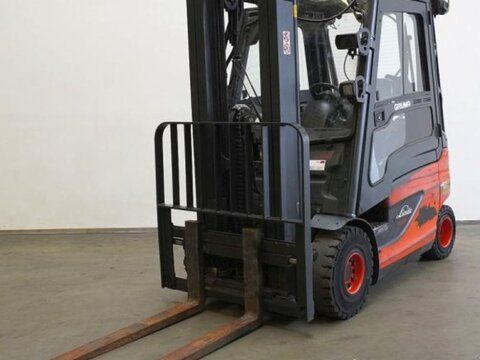 E-FARM: Linde e 25 387 - Carrello elevatore - id FR3ATQE - 17.900 € - Anno di costruzione: 2018 - Ore: 4.919,Germania