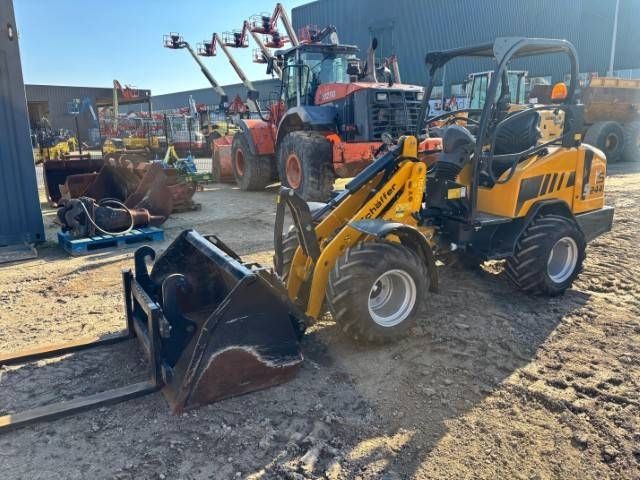Schäffer 2445 Mini rakodó 36 500 EUR