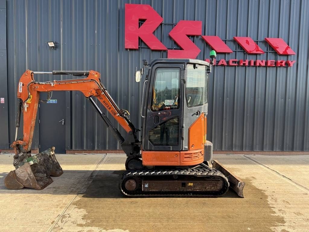 E-FARM: Hitachi ZX26U-6 - Mini excavator - id JUNRISV - 21.889 EUR