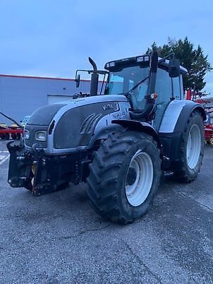 Valtra T 172 Tractor €39,900