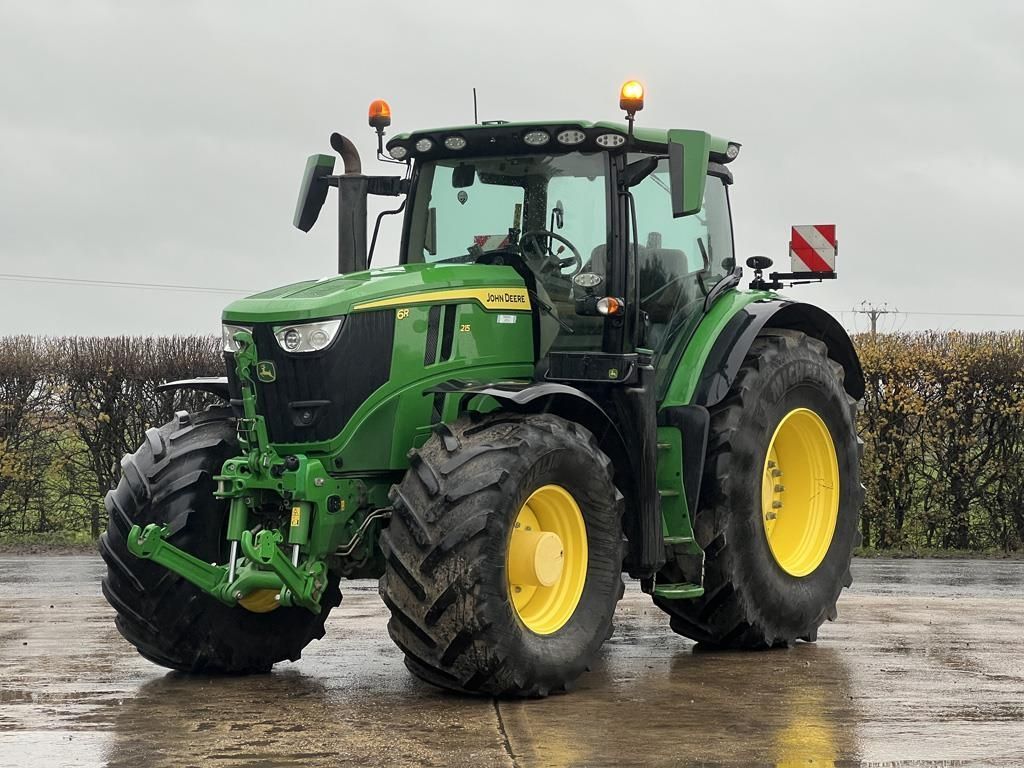 John Deere 6R 215 Tractor €123,869