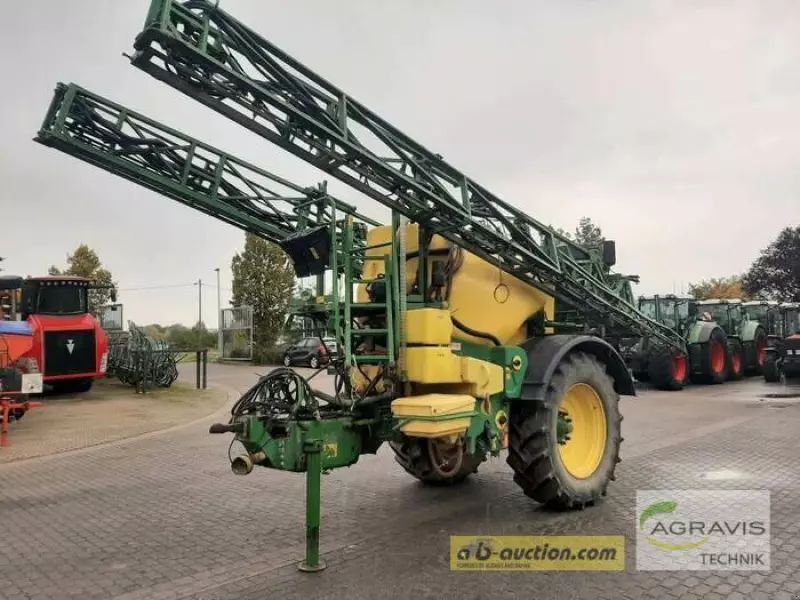 E-FARM: John Deere 840 - Sprayer - id IFF4DE1 - €9,900 - Year of construction: 2002 - Germany