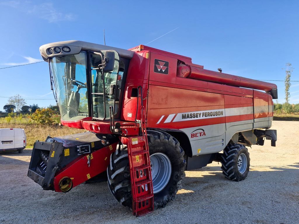 Massey Ferguson Beta 7260 AL-4 Combine harvester €65,000