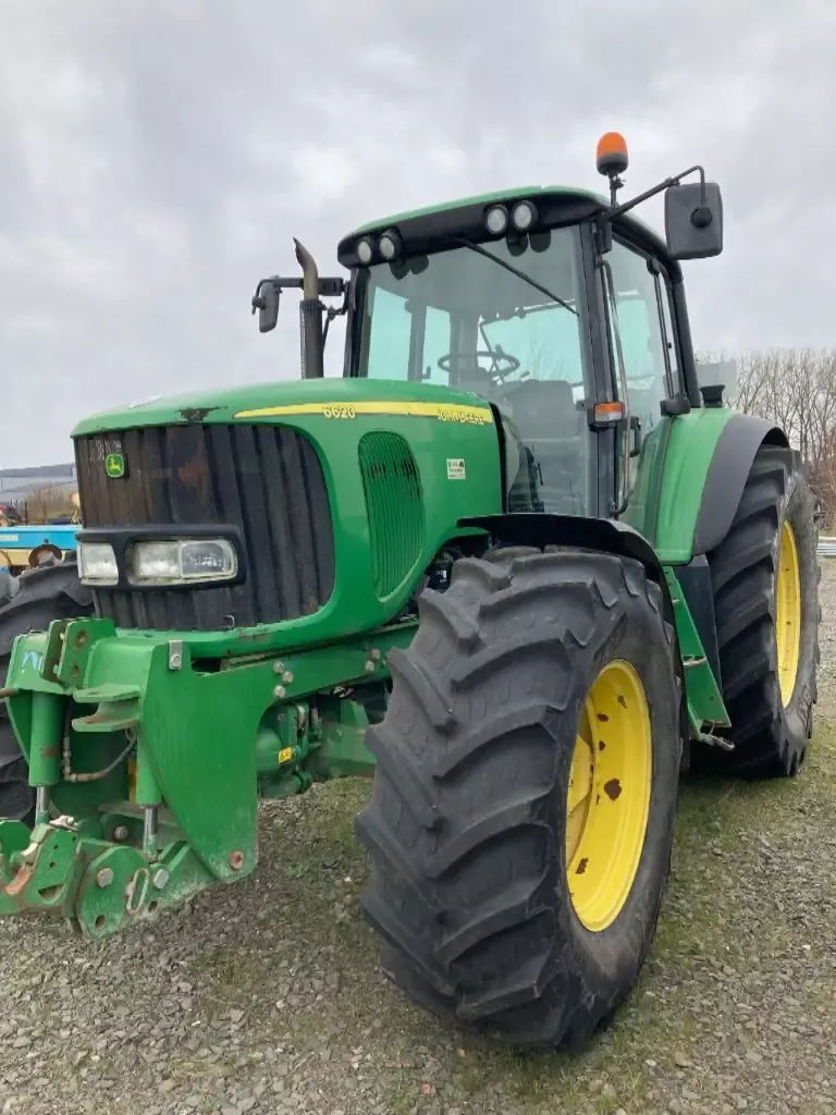 E-FARM: John Deere 6620 Premium - Traktor - id DZLBTLR - 42.000 € - Baujahr: 2002 - Abgelesene Motorstunden: 6.500,Motorleistung (PS): 135,Frankreich