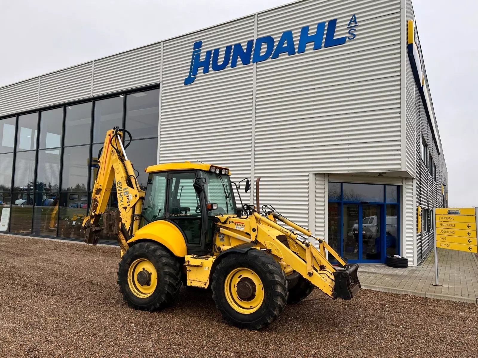 New Holland LB 115 Excavator €22,647