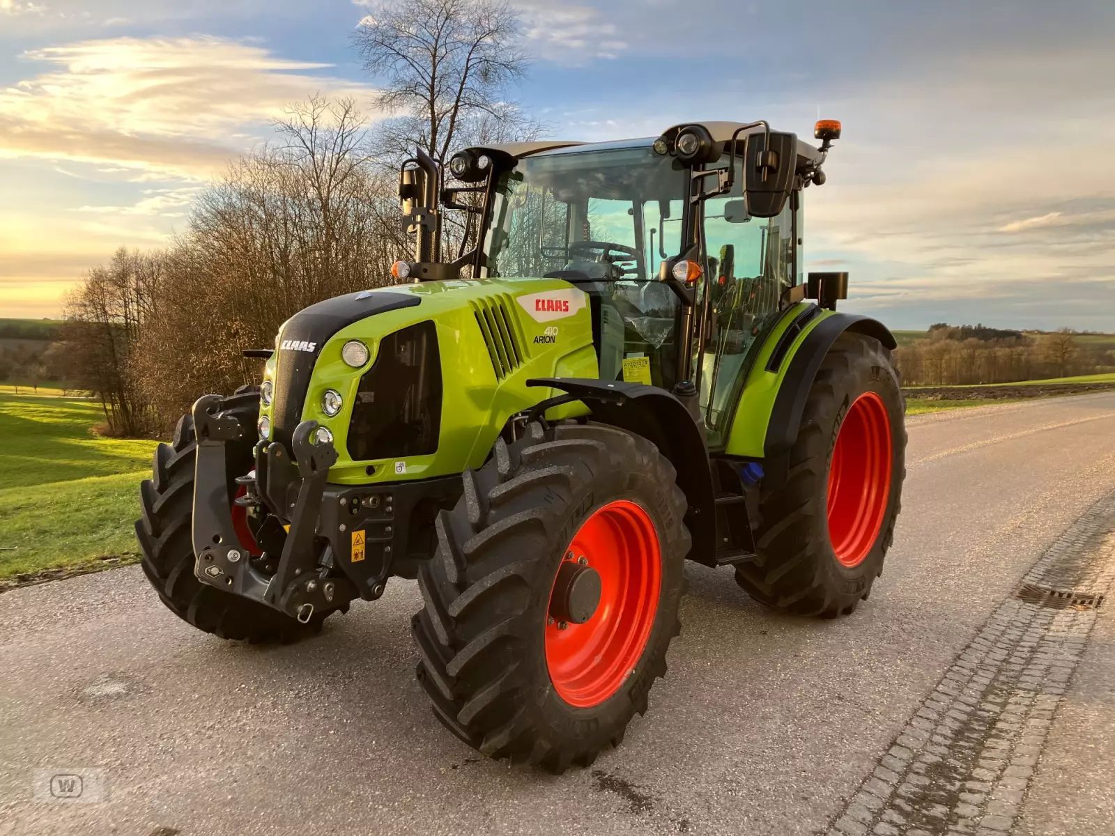 Claas Arion 420 Tractor €82,500