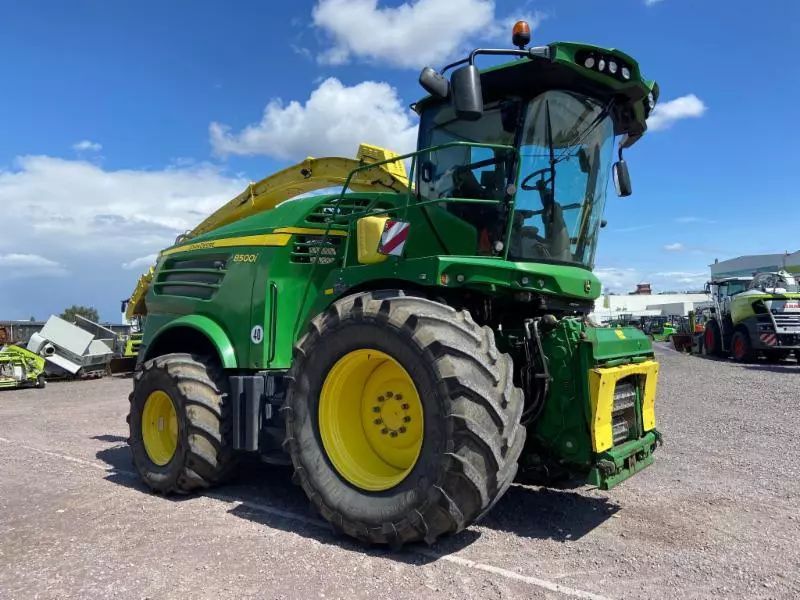 E-FARM: John Deere 8500 - Cosechadora de forraje autopropulsada - id BK6Q6N9 - Año: 2016 - Horas: 4486,Alemania