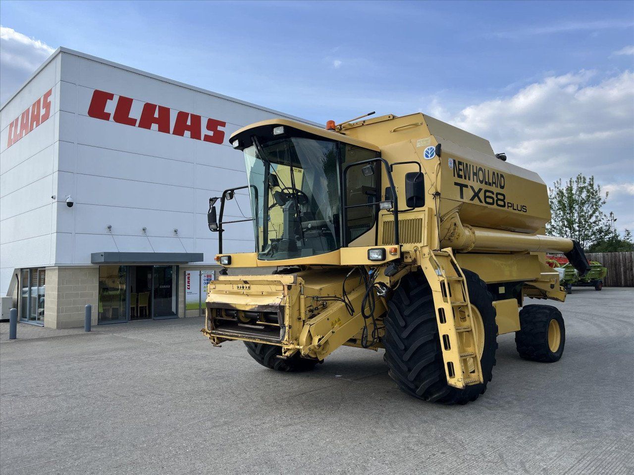 E-FARM: New Holland TX 68 - Moissoneuse-batteuse - id CVPHZQV - 35 174 € - Année: 1999 - Lecture du nombre d'heure: 3 307,Royaume-Uni