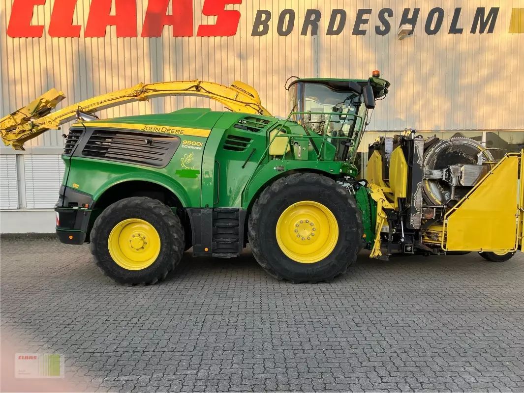 John Deere 9900 Self propelled forage harvester €275,000