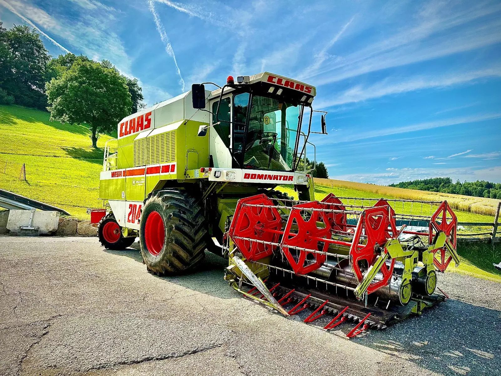 Claas Dominator 204 Mega Kombajn zbożowy 42 500 €