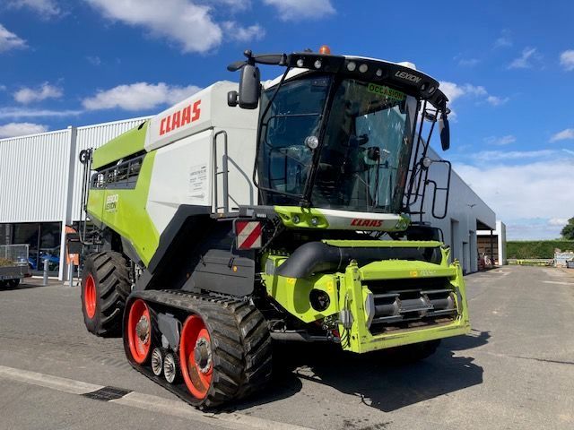 E-FARM: Claas lexion 8900 tt - Moissoneuse-batteuse - id GFYKN2W - 415 000 € - Année: 2021 - Lecture du nombre d'heure: 1 015,Puissance du moteur (chevaux): 790,France