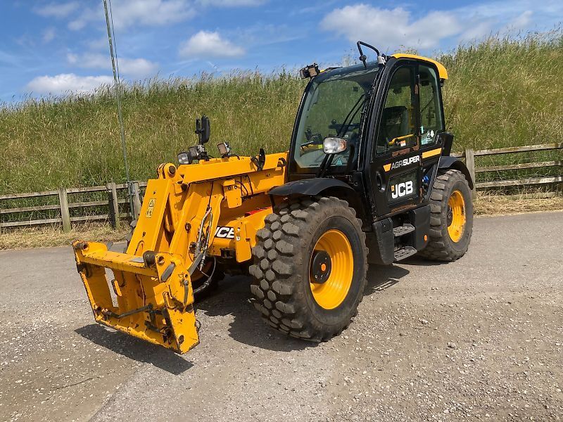 E-FARM: JCB 532-70 AGRI Super - Chargeur télescopique  - id QRRLYBF - 56 808 € - Année: 2020 - Royaume-Uni