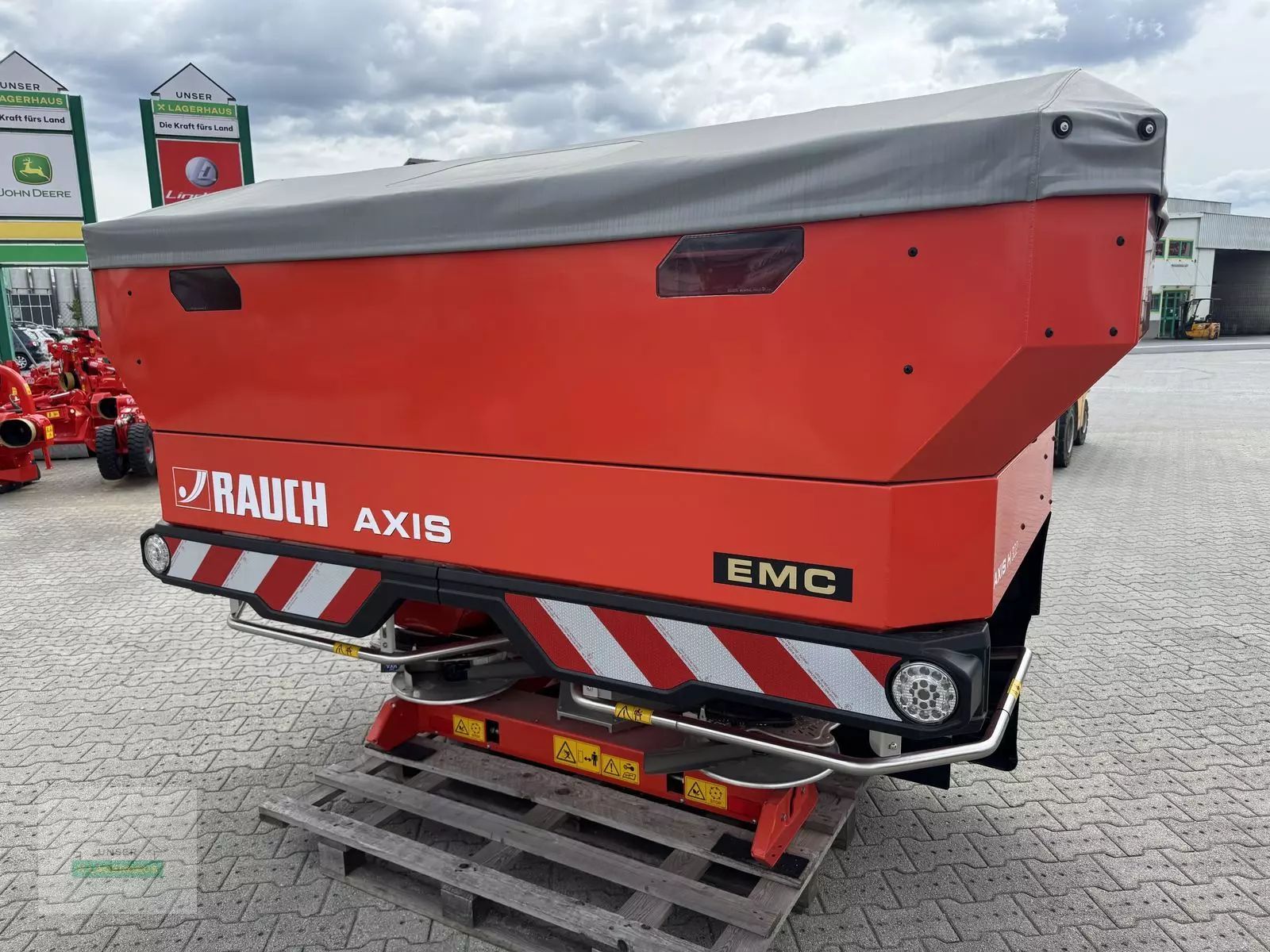 E-FARM: Rauch axis h 30.2 emc+w isobus - Düngerstreuer - id PZNQA5N - 22.492 € - Baujahr: 2024 - Österreich