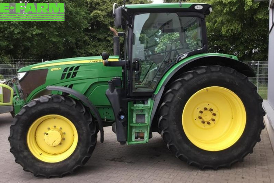 2015 John Deere TRAKTOR 6155R available for 68000 EUR - Agriaffaires - USA