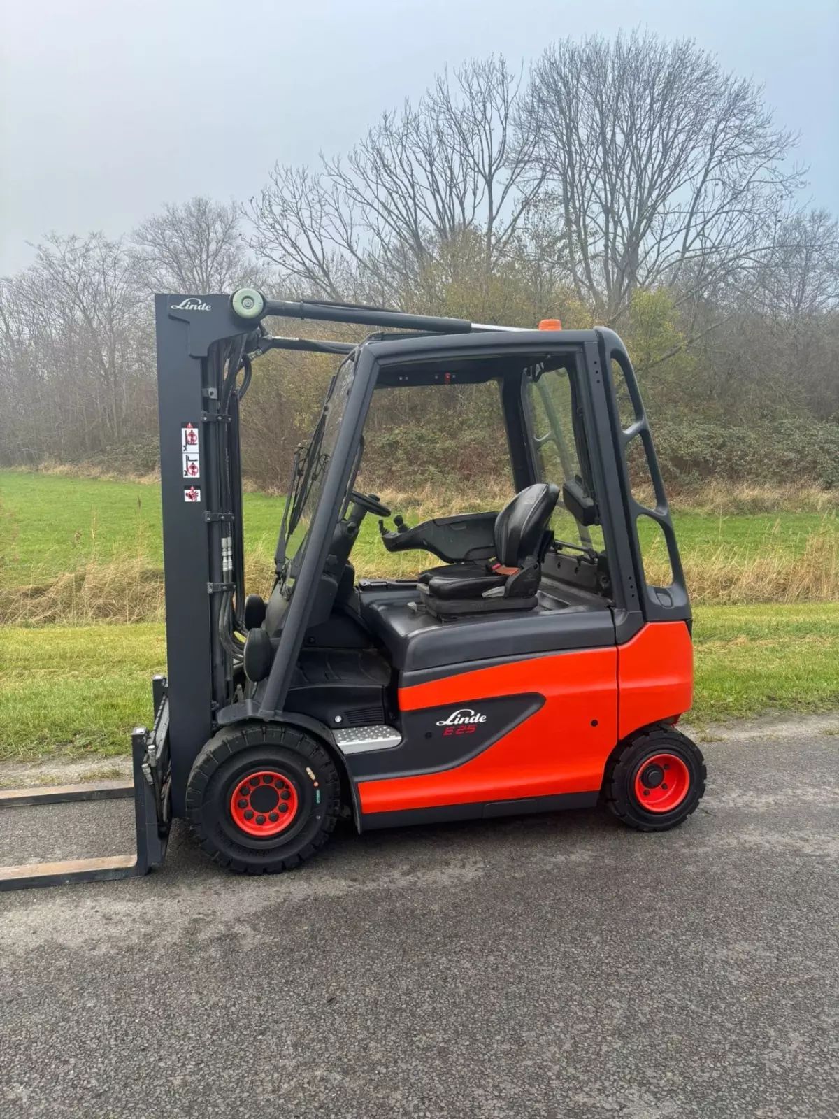 Linde e25-01 Chariot élévateur 12 250 €