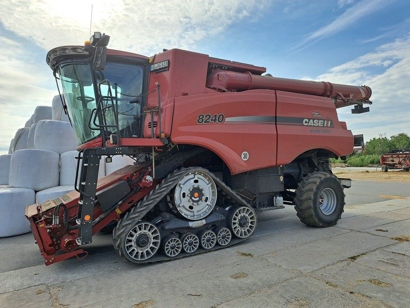 Case IH Axial Flow 8240 combine €182,900