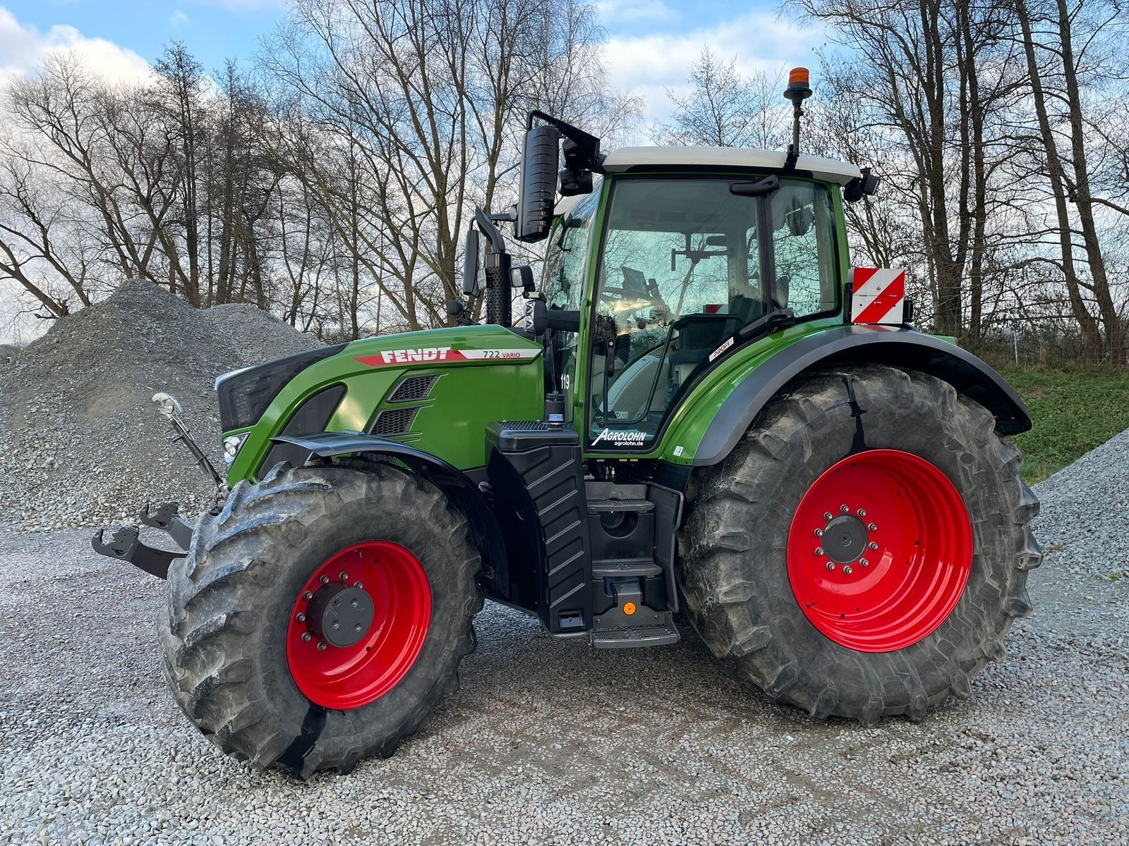 E-FARM: Fendt 722 Vario Profi - Tractor - id VZRNDCI - 155.900 € - Año: 2023 - Horas: 1500,Potencia del motor: 228,Alemania