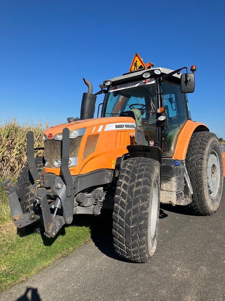 E-FARM: Massey Ferguson 6615 - Tractor - id XLXG7JF - €78,000 - Year of construction: 2014 - Engine hours: 4,500,Engine power (HP): 150,France
