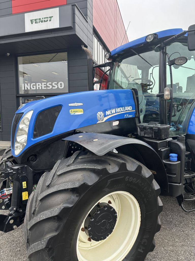 New Holland T7.250 Tractor