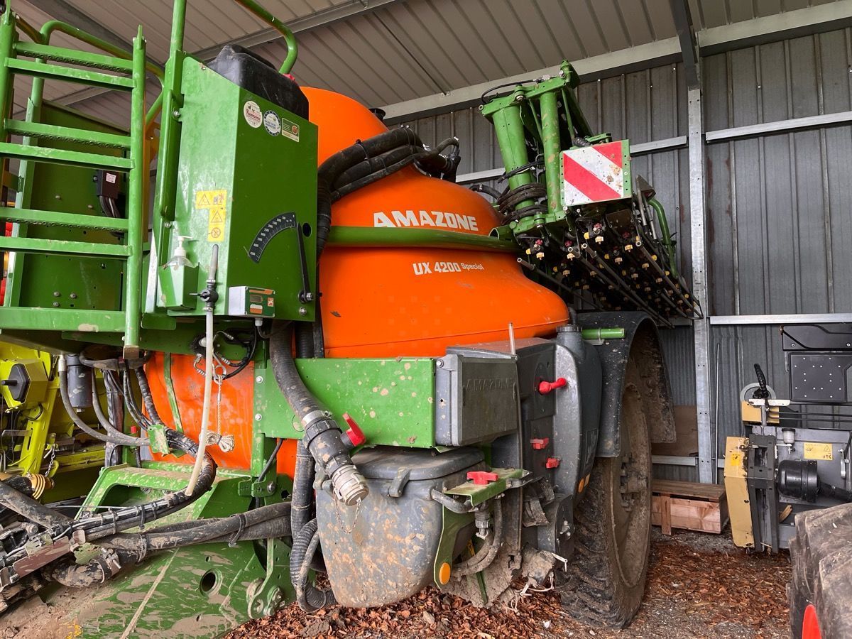 E-FARM: Amazone ux 4200 special - Purkštuvas - id BQPHYCV - 64 000 € - Gamybos metai: 2021 - Prancūzija