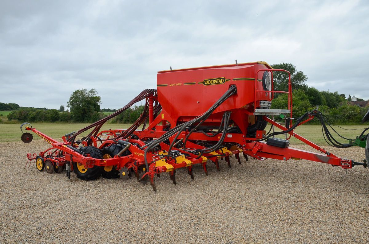 E-FARM: väderstad spirit st600c strip-drill 6m - Direktsaatmaschine - id FPTQEKS - 44.574 € - Baujahr: 2016 - Vereinigtes Königreich