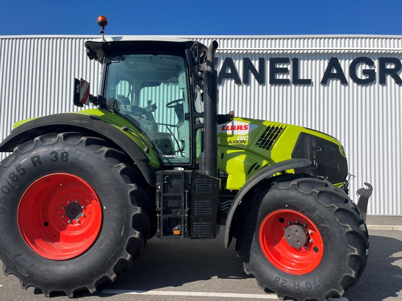 E-FARM: Claas Axion 810 CMATIC - Traktor - id FL97EF8 - 122.000 € - Baujahr: 2022 - Abgelesene Motorstunden: 1.422,Motorleistung (PS): 215,Frankreich