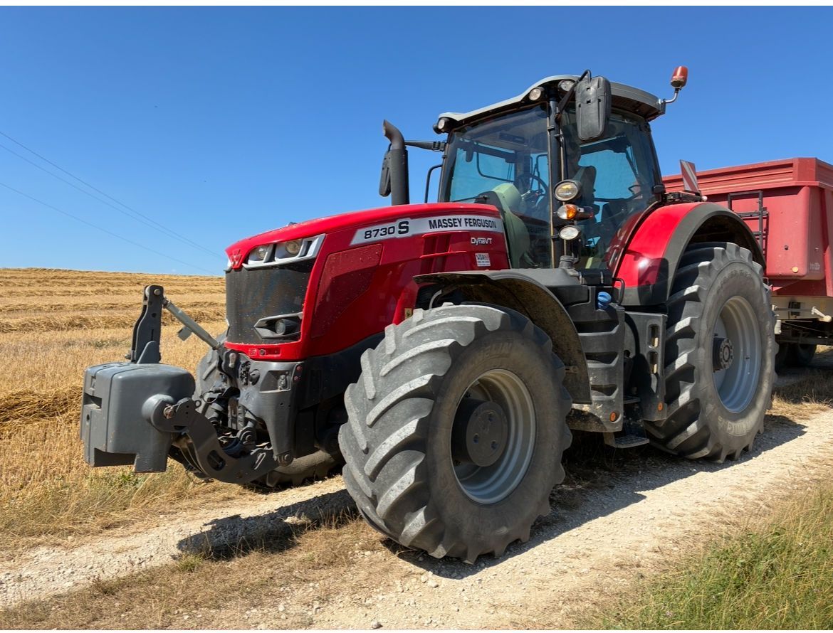 E-FARM: Massey Ferguson 8730 Dyna-VT - Tractor - id SJGGNZK - €127,900 - Year of construction: 2019 - Engine hours: 2,950,Engine power (HP): 300,France