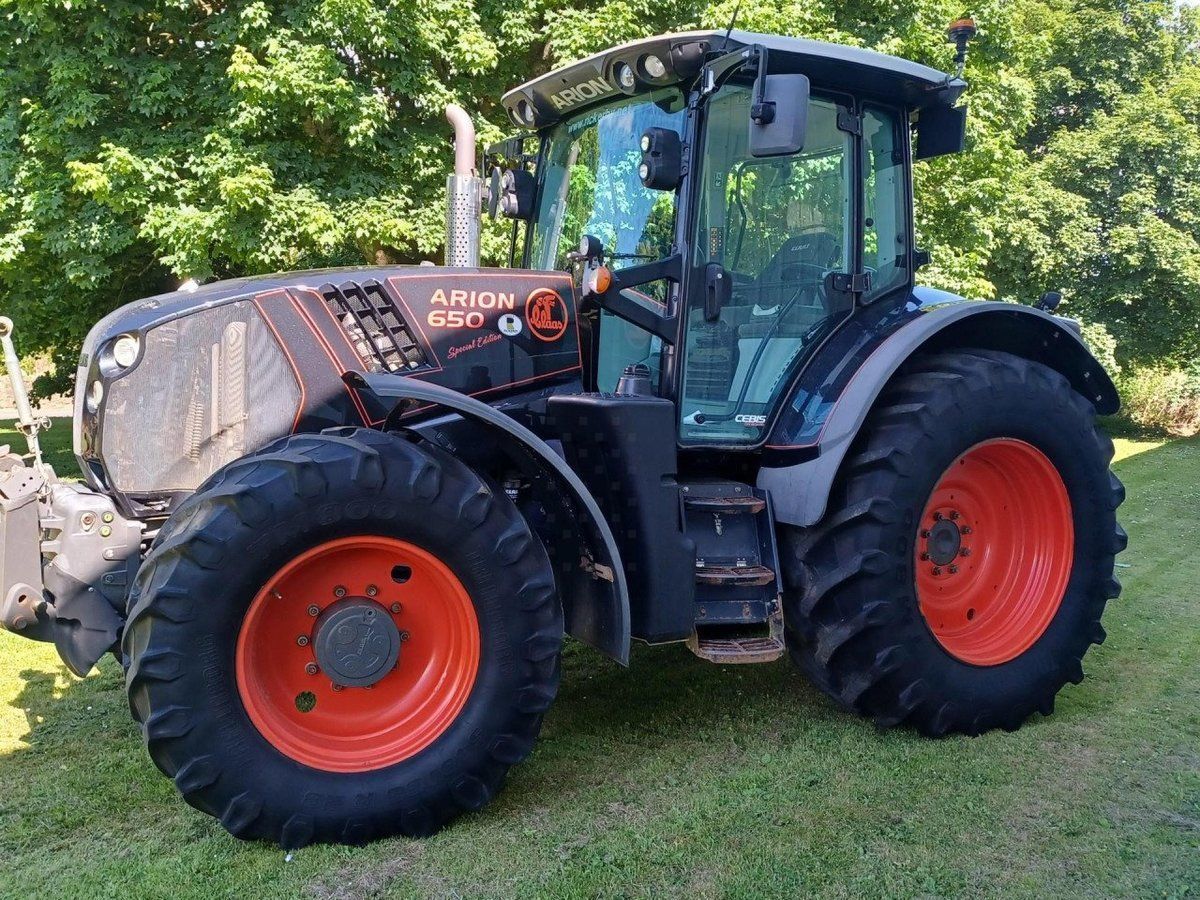 E-FARM: Claas Arion 650 - Trattore - id EGF4BVW - 75.235 € - Anno di costruzione: 2017 - Ore: 4.300,Regno Unito