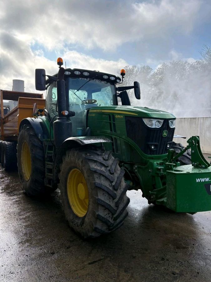 John Deere 6250 R Tractor €149,000