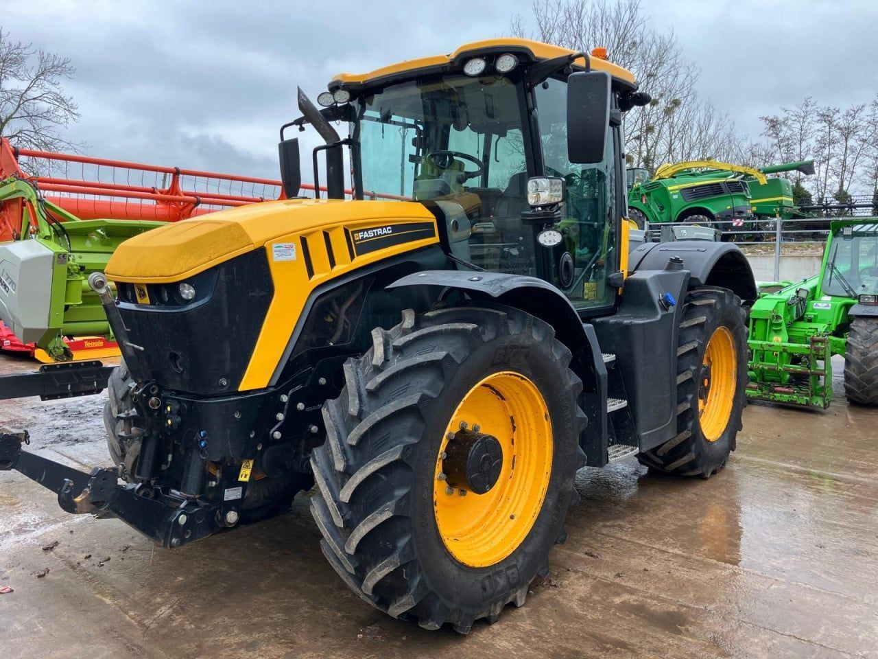 JCB Fastrac 4220 Traktor 74.502 €