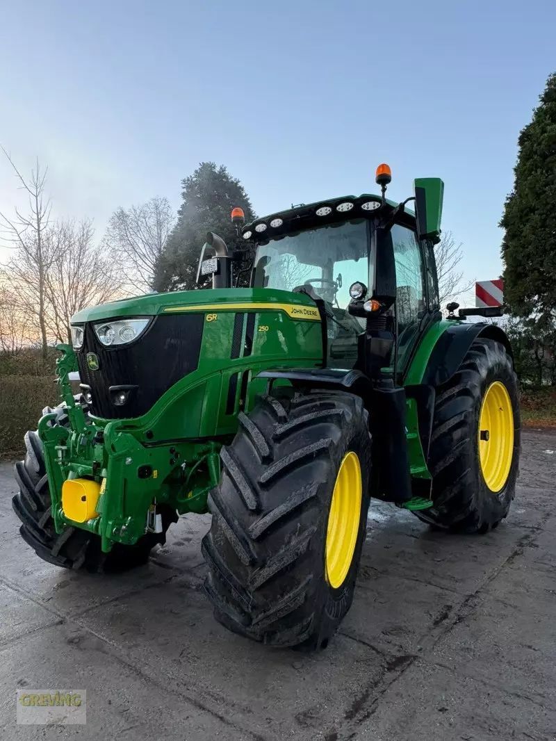 E-FARM: John Deere 6R 250 - Traktor - id ST8VCYC - 225.450 € - Baujahr: 2025 - Abgelesene Motorstunden: 400,Motorleistung (PS): 250,Deutschland