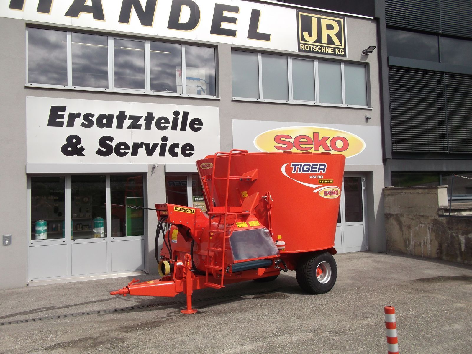 E-FARM: Seko tiger v1 vmf 90 mit austragband vorne - Mixer feeder - id NVTLDHP - €28,900 - Year of construction: 2023 - Austria