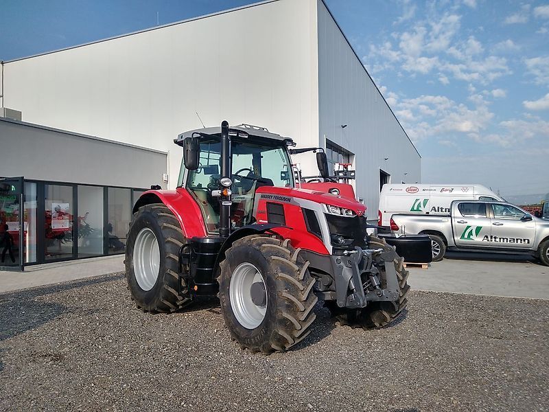 E-FARM: Massey Ferguson 6S.155 Exclusive - Traktor - id B1WD9RV - 123 000 € - Rok produkcji: 2023 - Motogodziny: 200,Austria