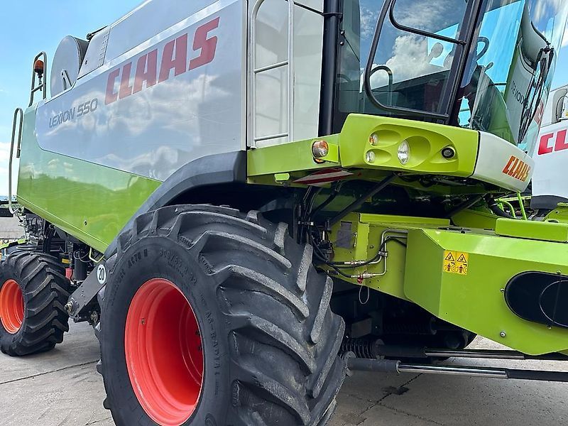 E-FARM: Claas Lexion 550 - Moissoneuse-batteuse - id FWFUKKZ - 85 386 € - Année: 2006 - Pologne