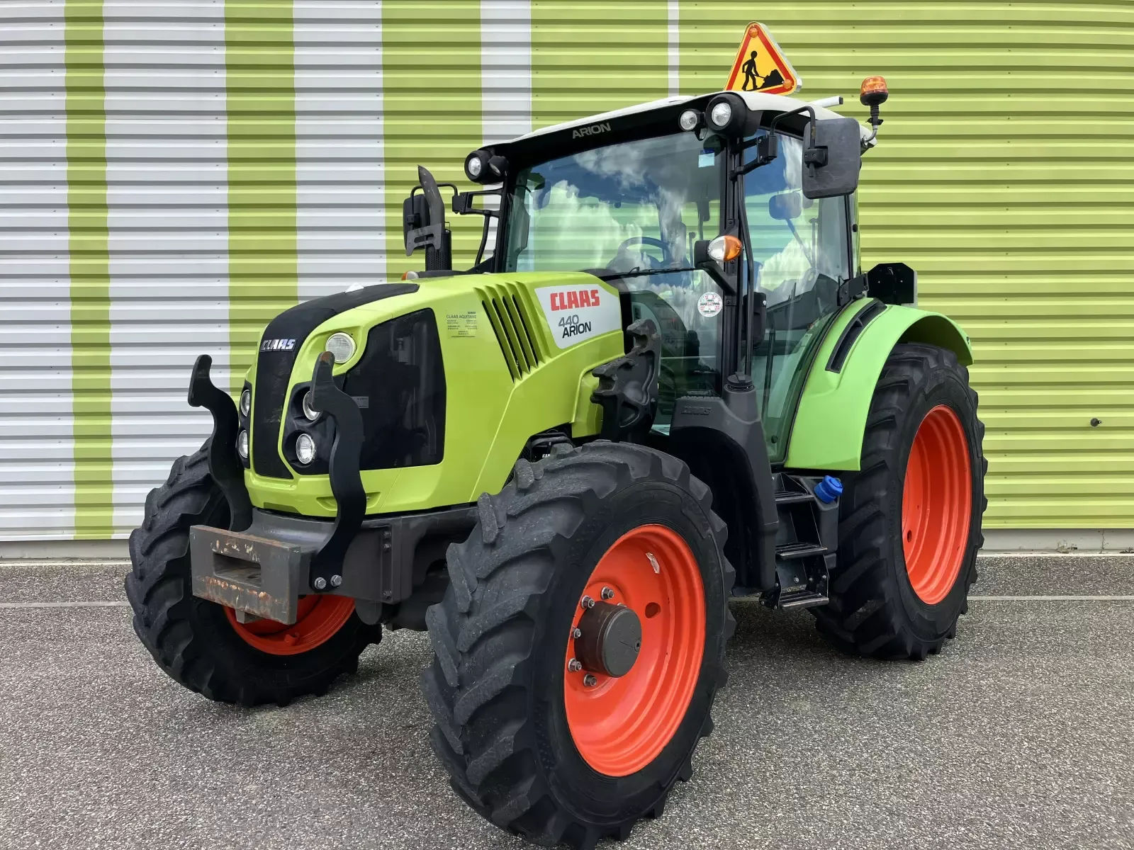 E-FARM: Claas Arion 440 - Tracteur - id F53LK7Q - 43 000 € - Année: 2015 - France
