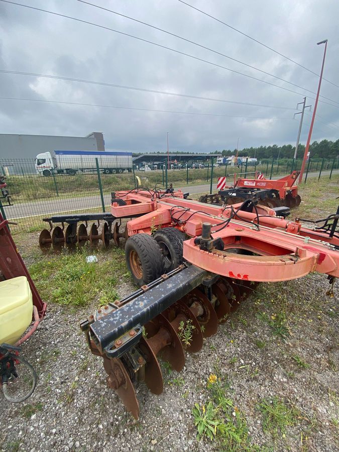 E-FARM: Quivogne md 40 - Herse à disques et disque compact - id NG4L4UE - 6 800 € - Année: 2003 - France