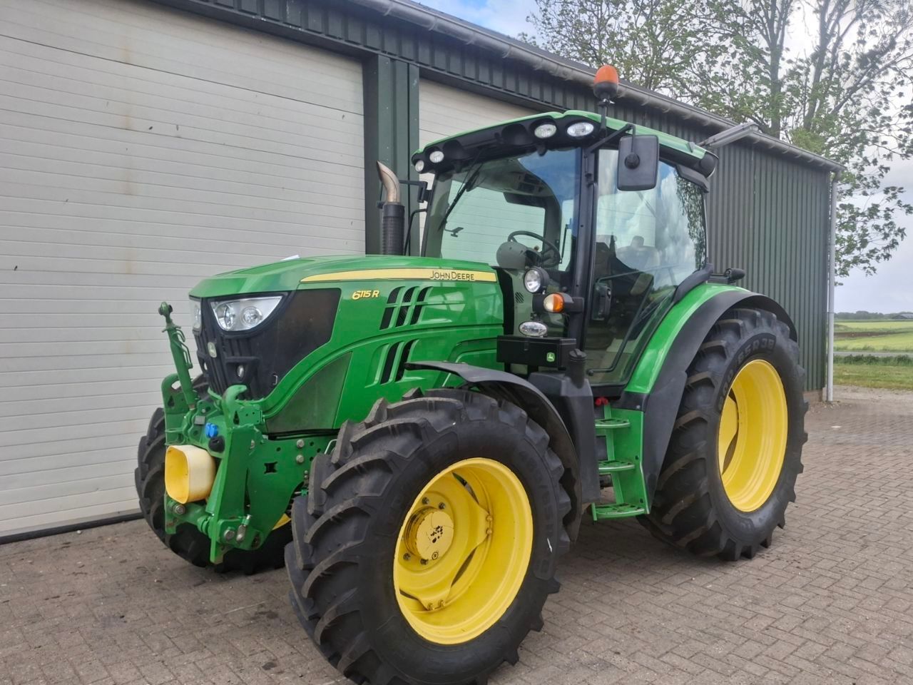 John Deere 6115 R Traktor 46 500 €