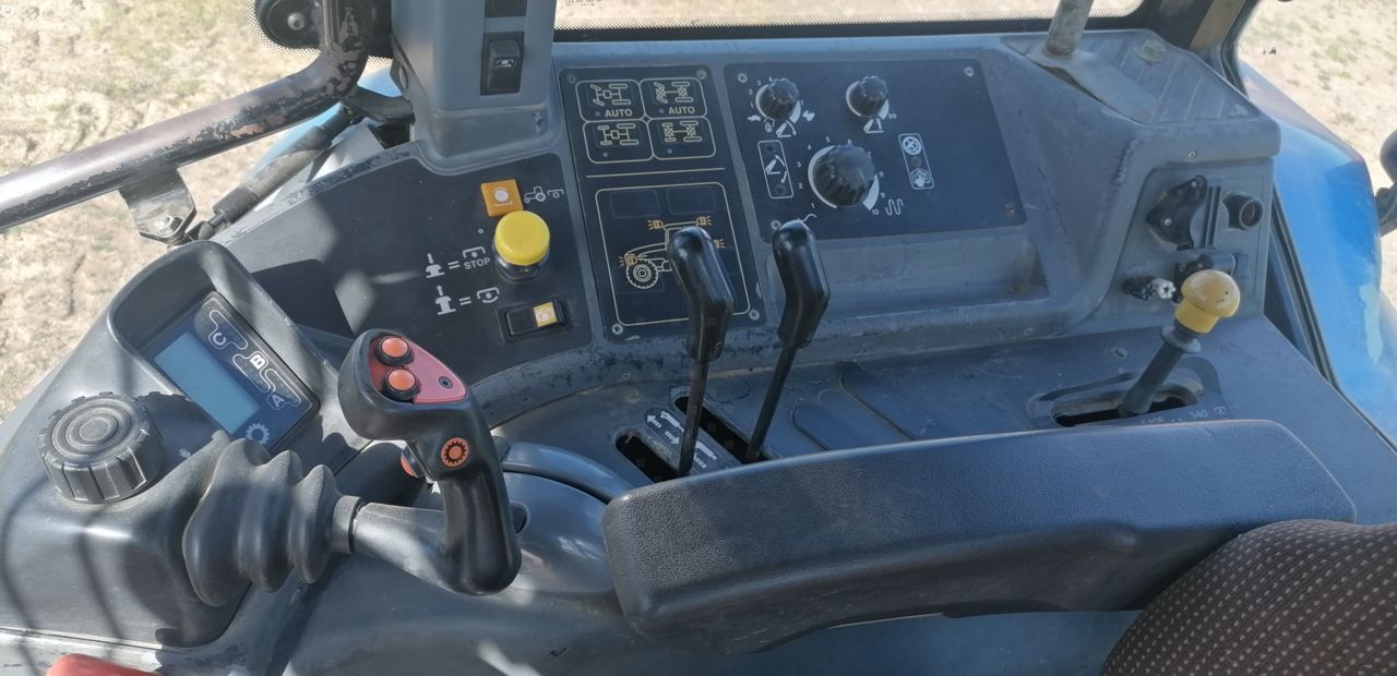 New Holland TM 125 Трактор 20 500 €