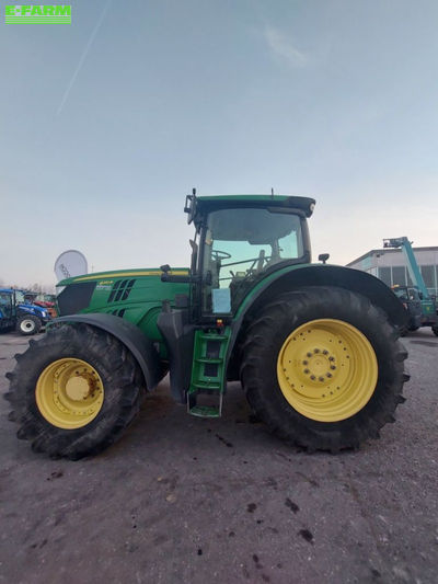 E-FARM: John Deere 6210 R - Tractor - id 8JEMEBK - €71,000 - Year of construction: 2015 - Engine hours: 8,065,Engine power (HP): 250,Italy