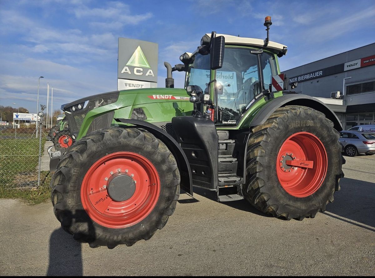 Fendt 942 Vario Profi Plus Tractor €214,000
