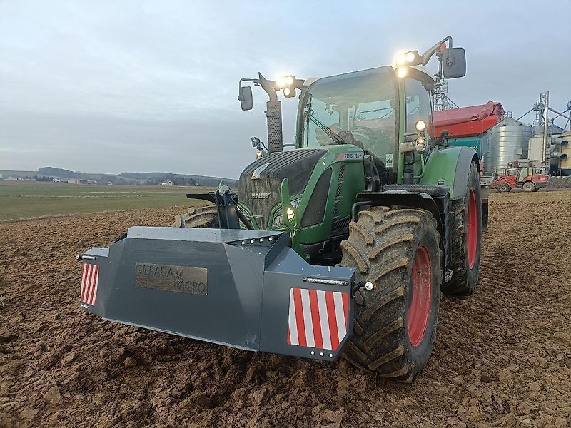 Fendt 724 Vario Profi Plus Tractor €74,757