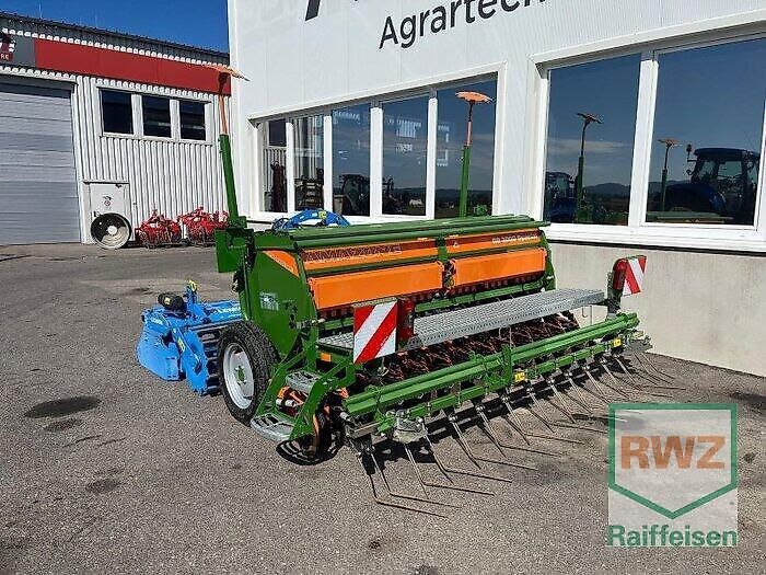 Amazone d 9 / 3000 special Drill €31,000