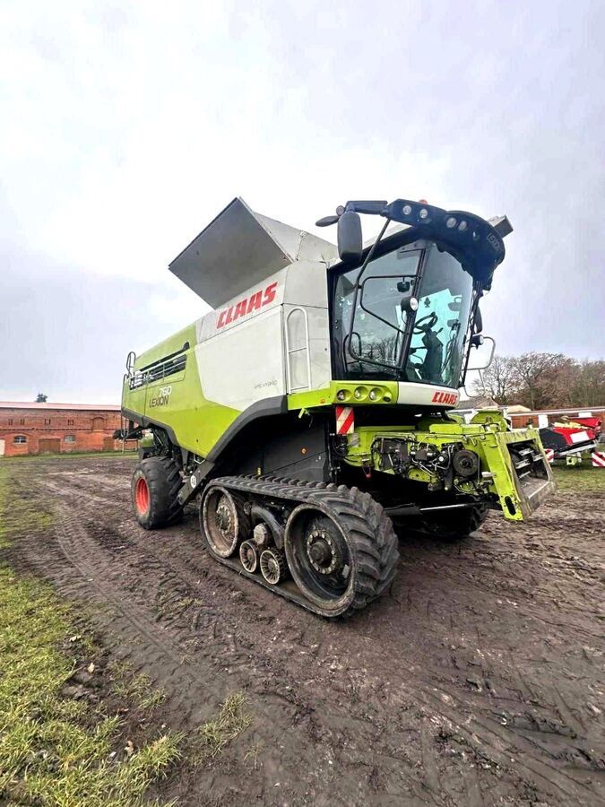 Claas Lexion 760 Terra Trac Combine harvester €139,000