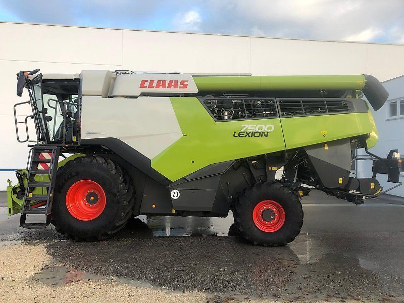 E-FARM: Claas Lexion 7500 - Mähdrescher - id GBCRDSD - 250.000 € - Baujahr: 2020 - Abgelesene Motorstunden: 810,Motorleistung (PS): 462,Deutschland