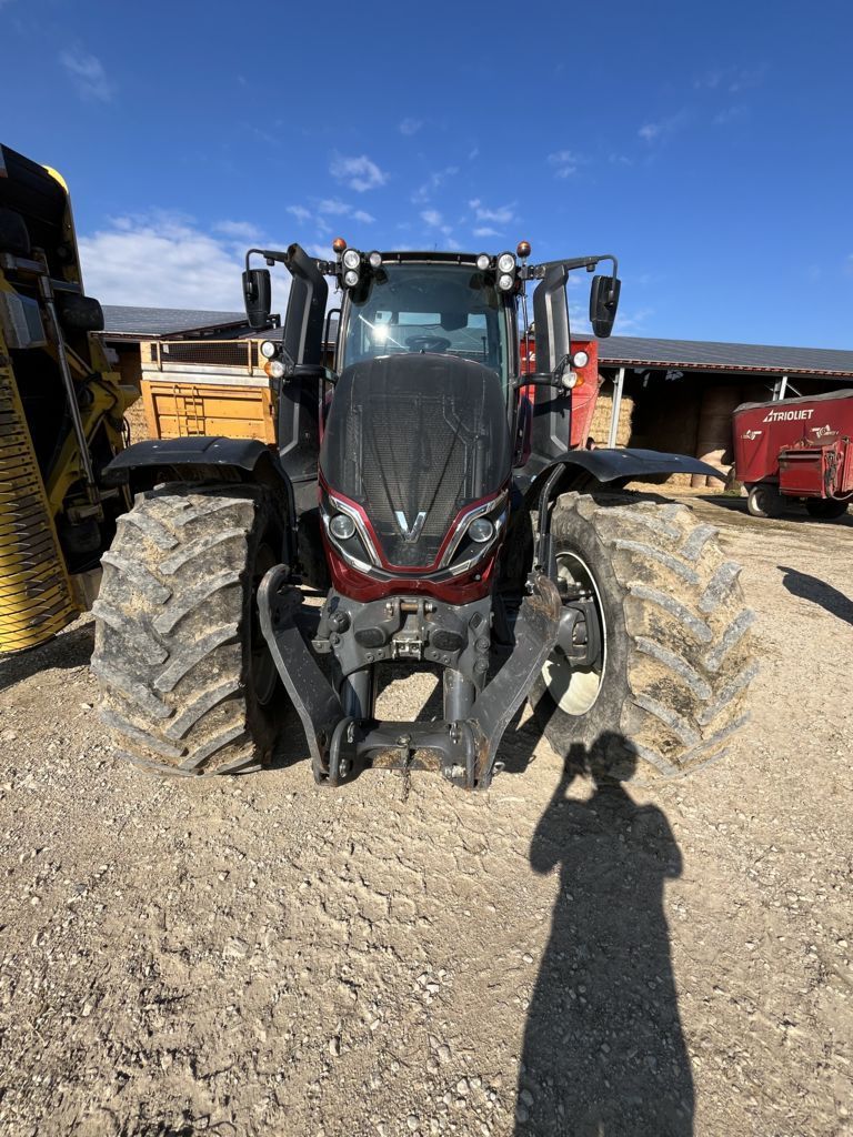 Valtra T255 Versu Трактор 95 000 €