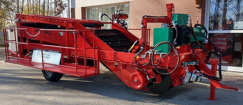 E-FARM: carlotti ; patata ; 1450 xl green ; süsskartoffelroder ; batata ( auch krautschlaeger, rollensortierer und pflanzmaschinen) - Cosechadora de patatas - id LEVDJ5L - 51.500 € - Año: 2022 - Potencia del motor: 70,Hungría
