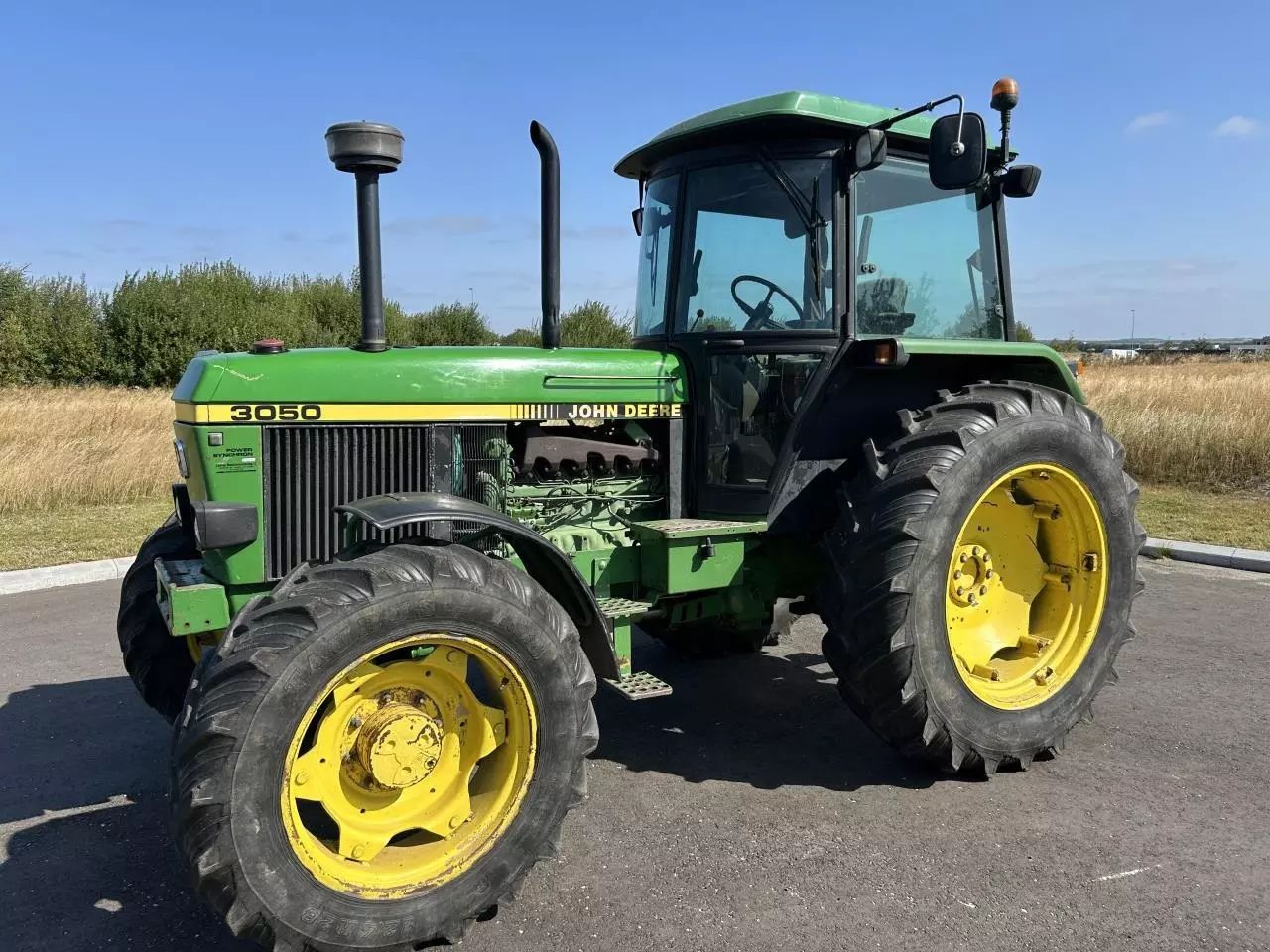 E-FARM: John Deere 3050 4wd - Traktor - id ZZHJSTP - 15.405 € - Produktionsår: 1988 - Motortimer: 13.061,Danmark