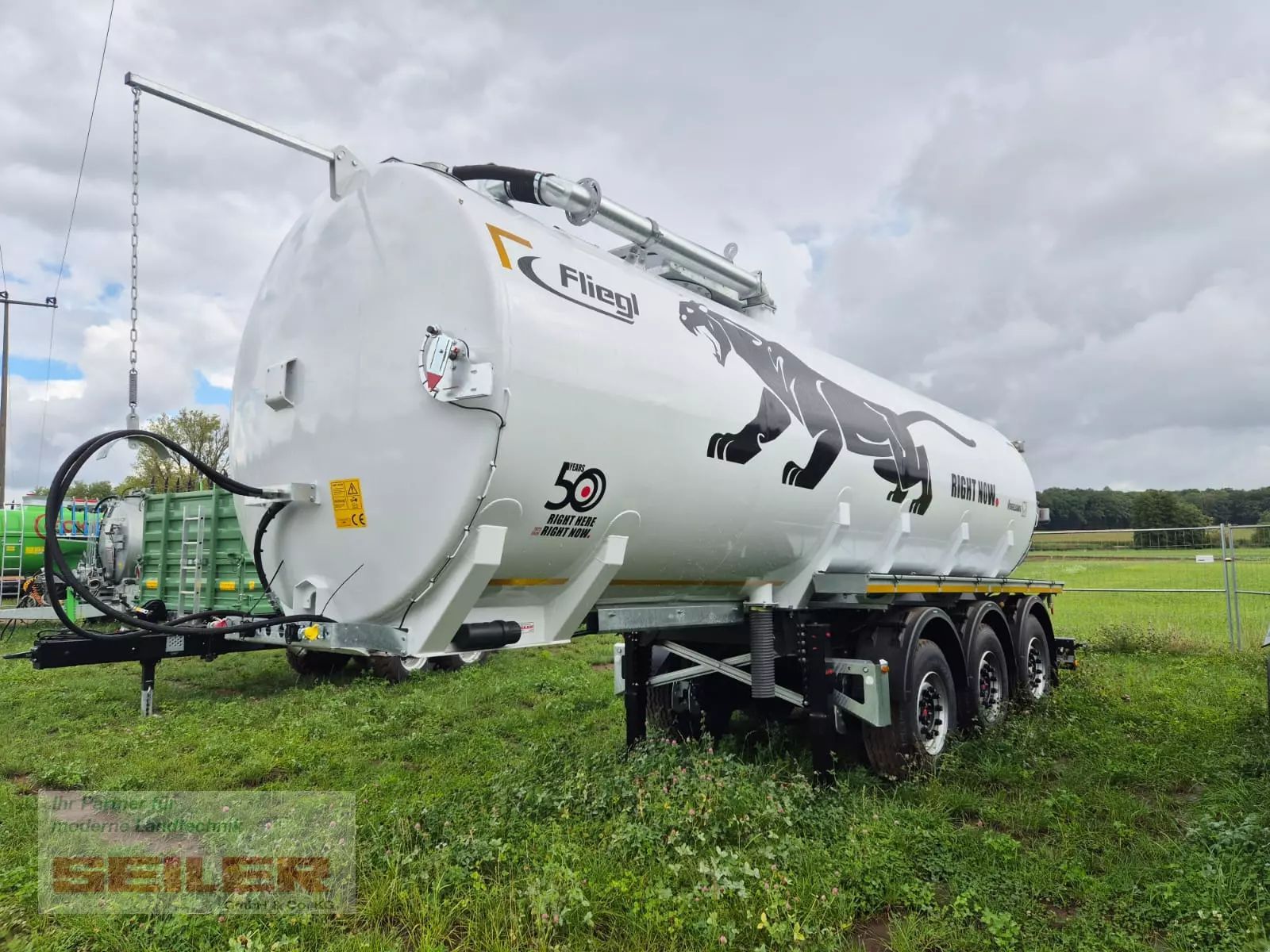 E-FARM: Fliegl stf 30.000 truck-line dreiachs zubringerfass - Tanker - id 53XRMMQ - €97,900 - Year of construction: 2025 - Germany