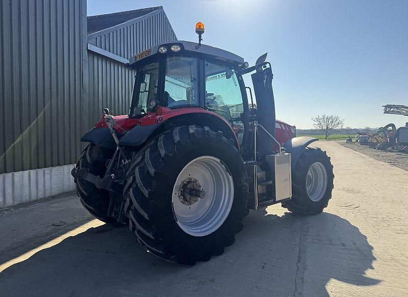 E-FARM: Massey Ferguson 7716 - Traktor - id 24MES9Z - 50.272 € - Baujahr: 2017 - Abgelesene Motorstunden: 5.293,Vereinigtes Königreich